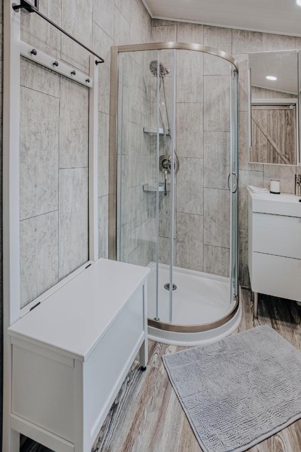 Modern & Cozy Stand-Alone Apartment - Perfect Stay 페인티드포스트 외부 사진